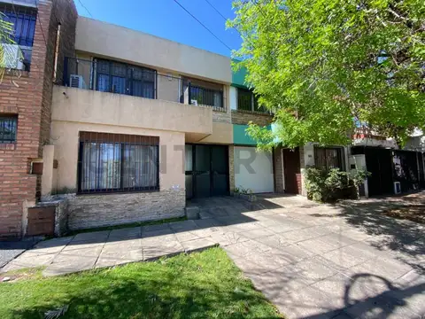 Venta Casa PH 4 AMBIENTES en Castelar