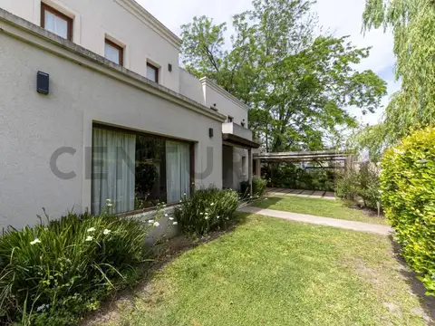 Casa en Venta 4 ambientes Bella Vista