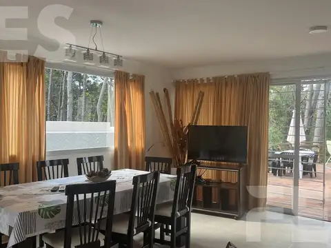 ALQUILER  TEMPORAL CASA  -SUPER LUMINOSA- VISTA AL GOL- PINAMAR NORTE-