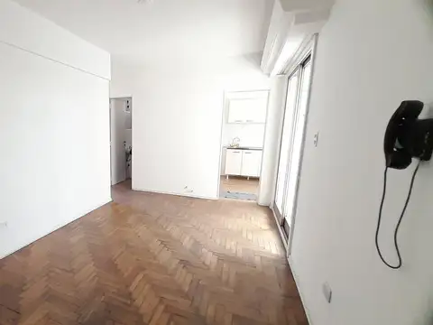 Vicente López - Departamento 3 amb al Frente con balcón corrido. Apto profesional 