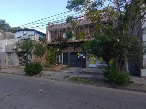 Venta/Financiacion/Permuta Casa/Local A Reciclar Ideal Emprendimiento. Alberdi