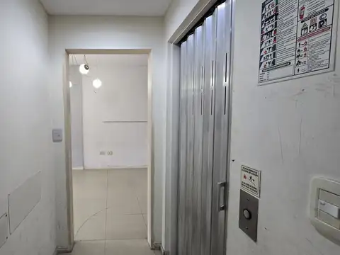 Las Piedras 1200, Piso 3