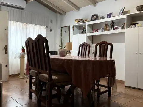 Casa 2 ambientes con 1 baño