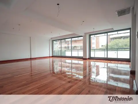 Imperdible Semipiso de 3 ambientes con Cocheras- Baulera- S.U.M. Ameneties y Pileta de nado.