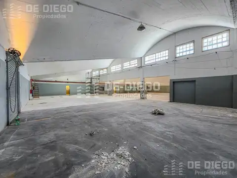 Galpon en Alquiler 100  mts Frente