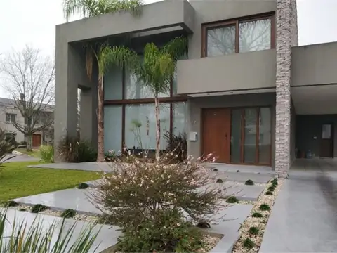 Avenida Gutierrez y Ruta 2 km 35 100