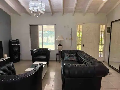 VENTA CASA 5 AMB DOMSELAAR  SOBRE LOTE 1400 MTS