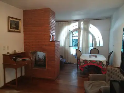 Casa 7 ambientes con 3 baños