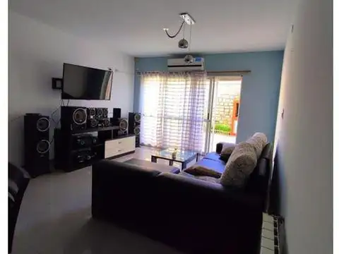 Casa 6 ambientes con 2 baños