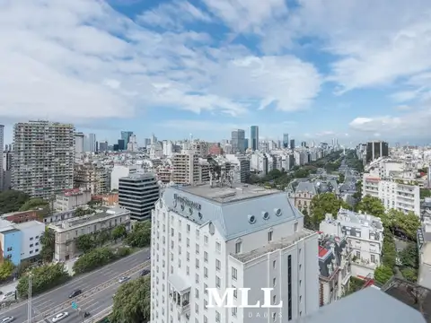 Posadas  y Cerrito.  Edificio Sudameris. Piso 21 con espectacular vista!. 174 m2. Cochera. Impecable!!!