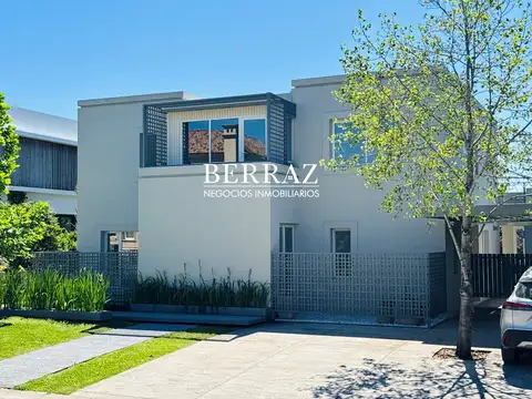Casa Venta 3 Dormitorios Barrio Las Liebres, Lote de 727 m2 Pilar