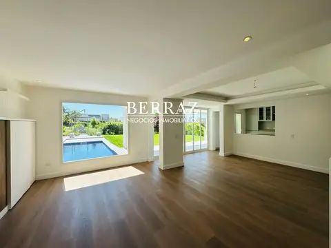 Casa 7 ambientes con 4 baños