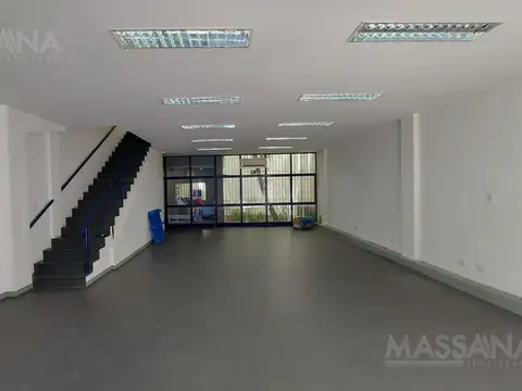 Av Independencia  al 900