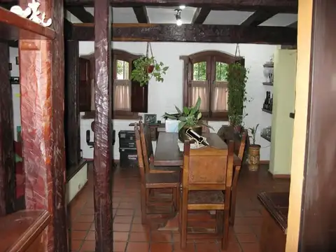 Casa 6 ambientes con 1 baño