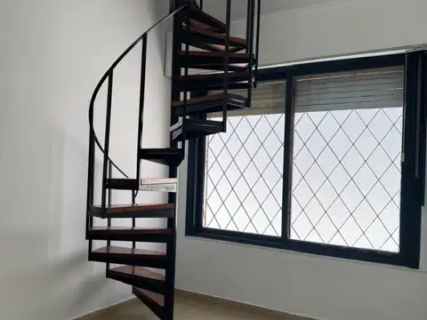 Depto Tipo Casa en Venta 50 años