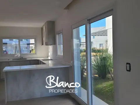 Departamento 4 ambientes con 3 baños