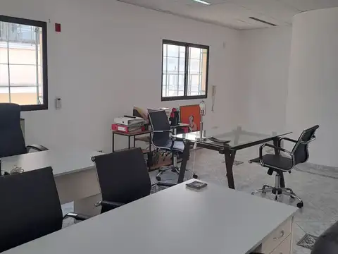 Oficina en Alquiler 25 años