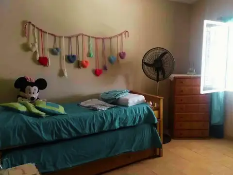 Casa 7 ambientes con 1 baño