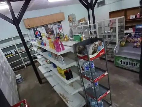 EN VENTA LOCAL C/VIVIENDA EN BURZACO, ALTE. BROWN