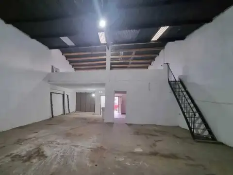EXCELENTE GALPÓN A LA VENTA .ZONA OESTE.