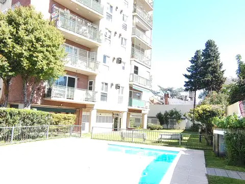 2 amb en edificio con pileta