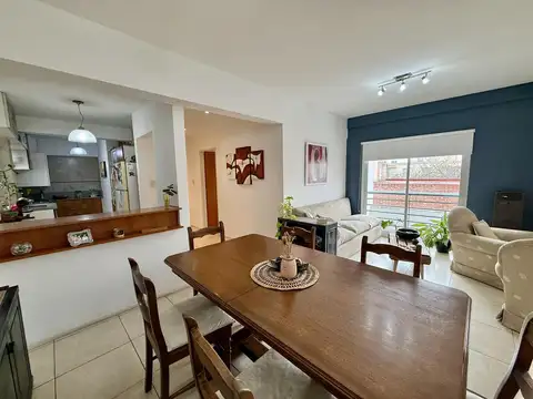 Departamento 4 ambientes con 2 baños