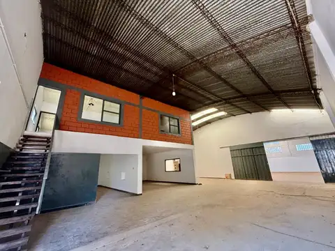 Galpon en Alquiler 46  mts Fondo