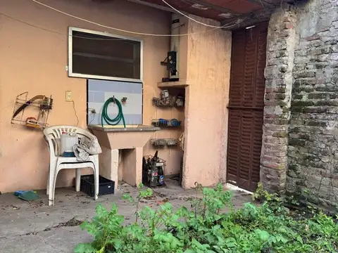 CASA DE 3 AMBIENTES SOBRE LOTE EN ESQUINA