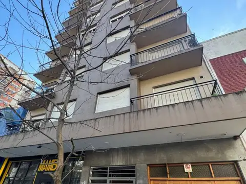 DEPARTAMENTO 3 AMBIENTES CON DPCIA. - MUY LUMINOSO