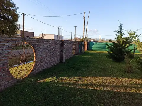 Lucio Mansilla  al 7300