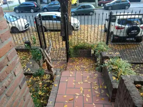 Av. Hipólito Yrigoyen 900