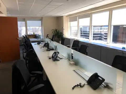 Oficina en Alquiler con 3 cocheras