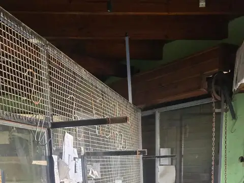 Casa 7 ambientes con 2 baños