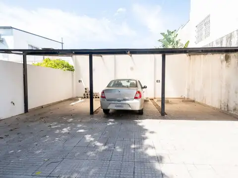 COCHERA EN VENTA A MTS DE AVENIDA FACUNDO ZUVIRÍA