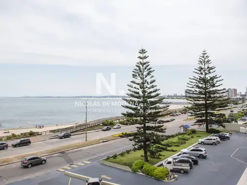 Torre de Categoría, vista plena al mar.