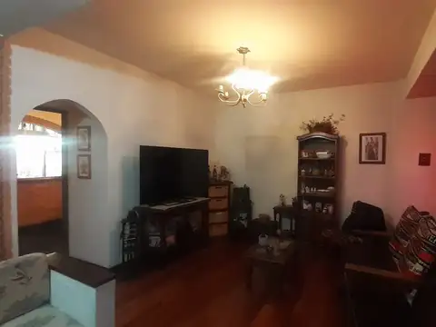 OPORTUNIDAD VENTA URGENTE  Triplex 5 ambientes en excelente ubicación