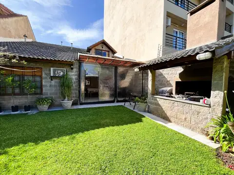 Casa 7 ambientes con 3 baños