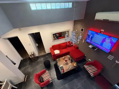 Depto Tipo Casa en Venta de 5 ambientes