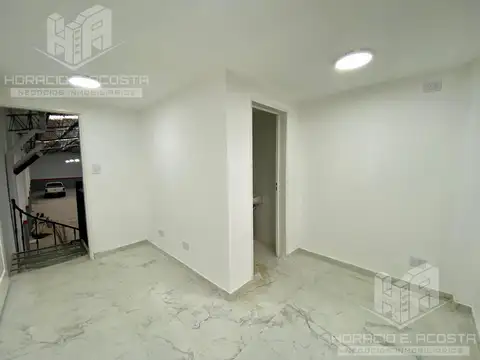 GALPON CON OFICINA - VILLA LYNCH - 387 M2 - A ESTRENAR