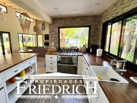 Casa en Venta con 4 cocheras