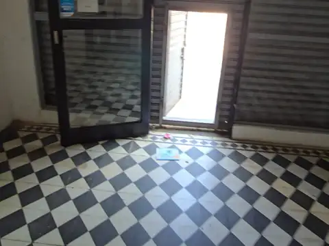 Local en Alquiler en Burzaco, $ 700.000