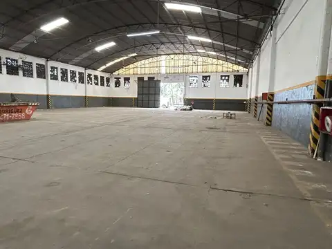 Galpon en Alquiler 129  mts Frente