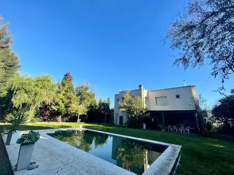 Boulevard de Todos los Santos 5700