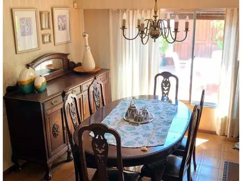 Casa en Venta con 4 cocheras