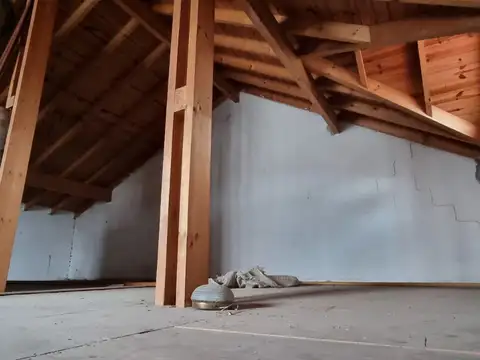 EN VENTA EN CIUDAD JARDIN CHALET DE 4 AMBIENTES, LOTE DE 294M2 - FICHA 10023