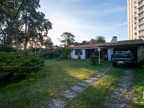 Casa en Venta en Playa Mansa, USD 310.000