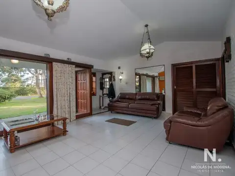 Casa 5 ambientes con 3 baños