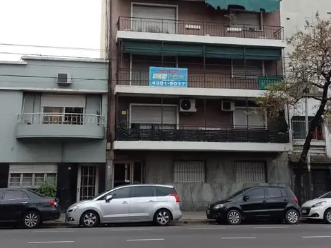 VENTA FLORES NORTE DEPTO 3 AMB C/BCON AL FRENTE