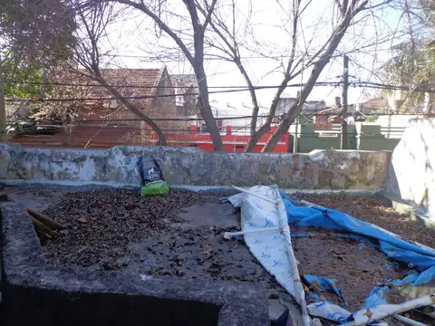 TRES PH SOBRE UN LOTE DE 8.66 X 39.16, SE VENDE EN bLOCK, PARA REFACCIONAR