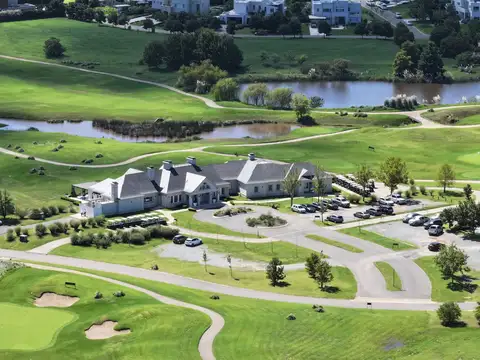 Casa 6 ambientes con 4 baños